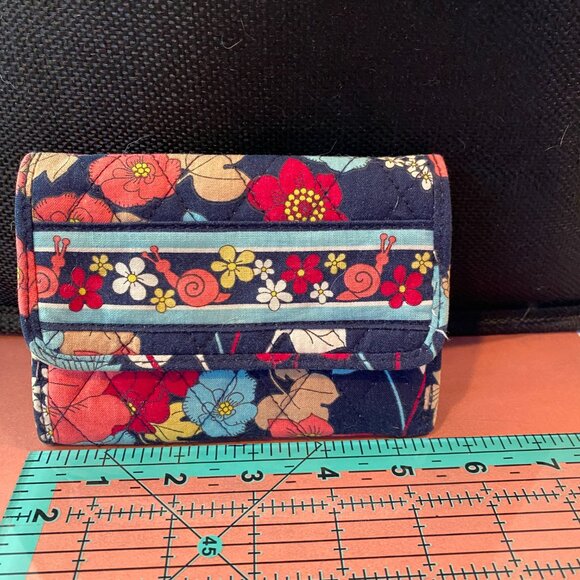 Vera Bradley "happy snail" tri-fold wallet - Picture 8 of 8
